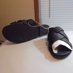 Women's Krissy Crossband Sandals NWT